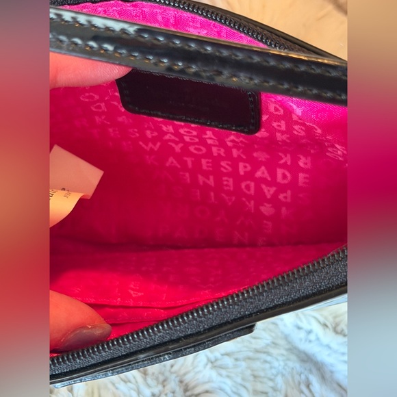 Kate Spade Striped Black/Yellow Penn Valley Wristlet, Authenticated - Picture 8 of 11